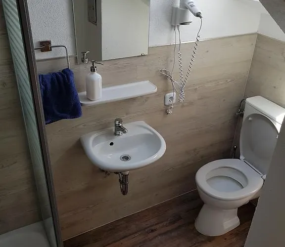 بيت ضيافة - West 3*