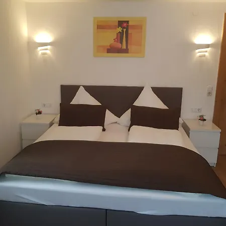 - West Πανσιόν 3*